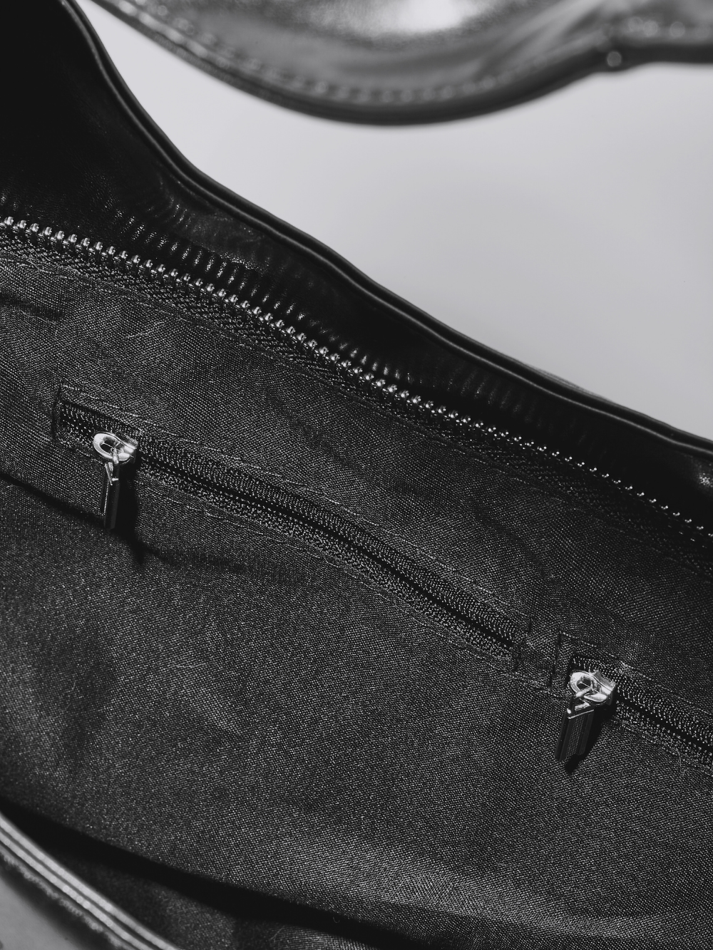 Vera – Vegan Leather Shoulder Bag with Dual Pockets