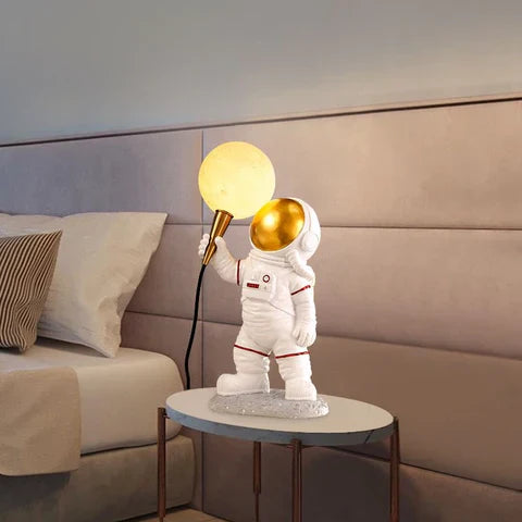 AstroGlow – Astronaut Table Lamp with Cosmic Charm