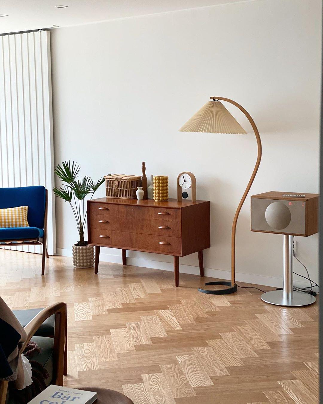 LumaLight - Stylish LED Floor Lamp