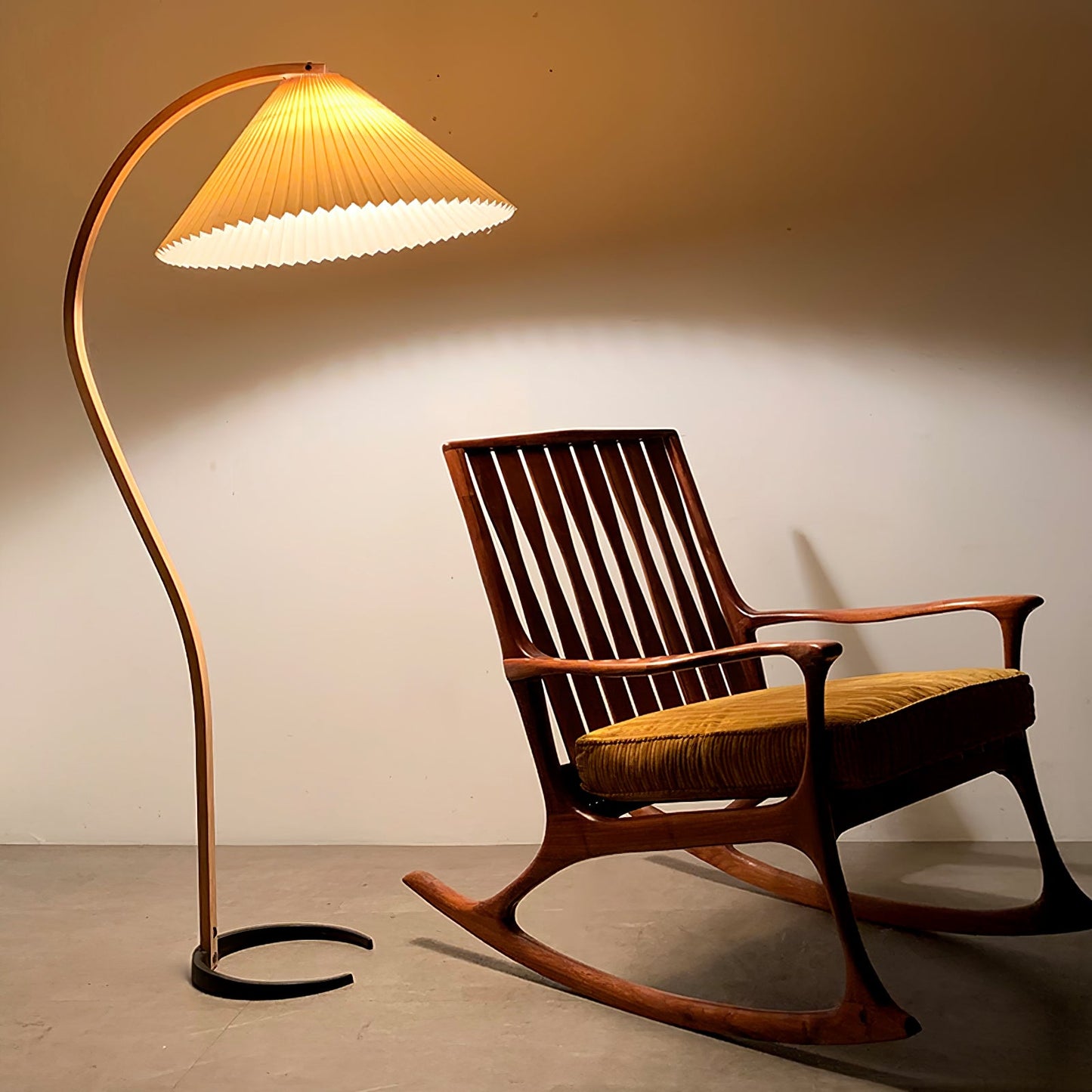 LumaLight - Stylish LED Floor Lamp