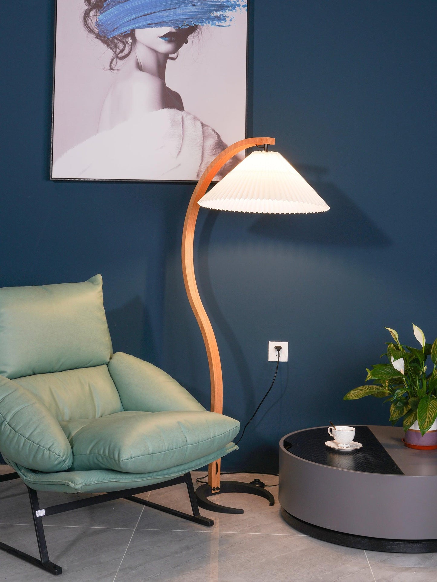 LumaLight - Stylish LED Floor Lamp