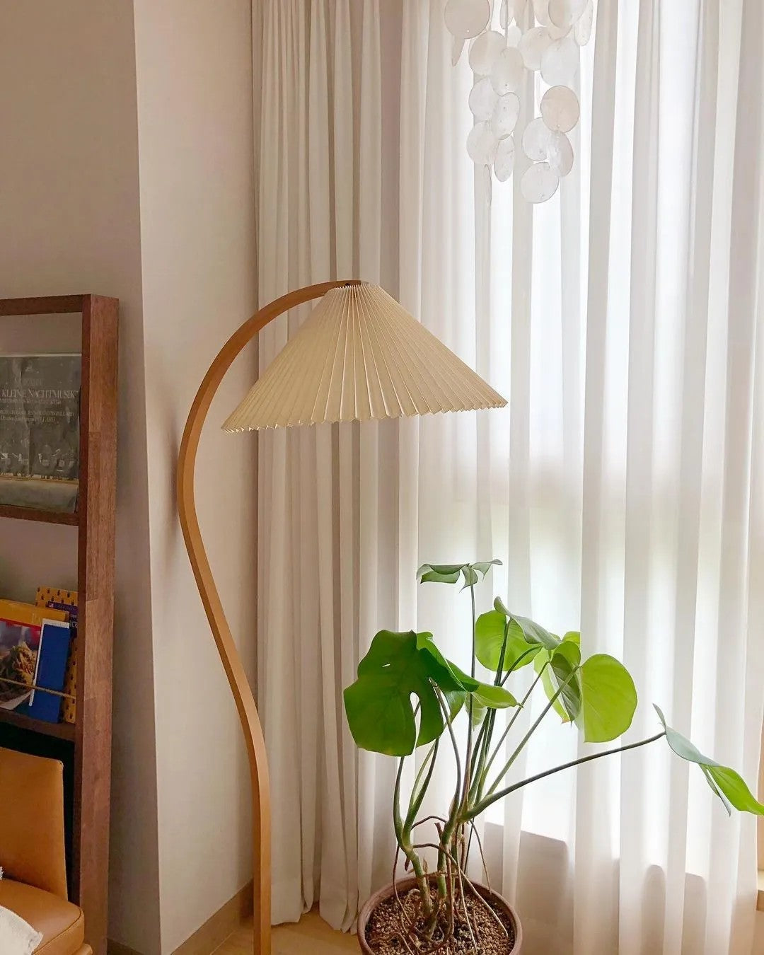 LumaLight - Stylish LED Floor Lamp