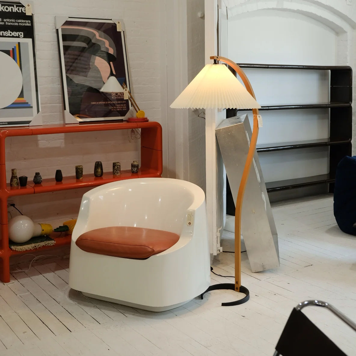 LumaLight - Stylish LED Floor Lamp