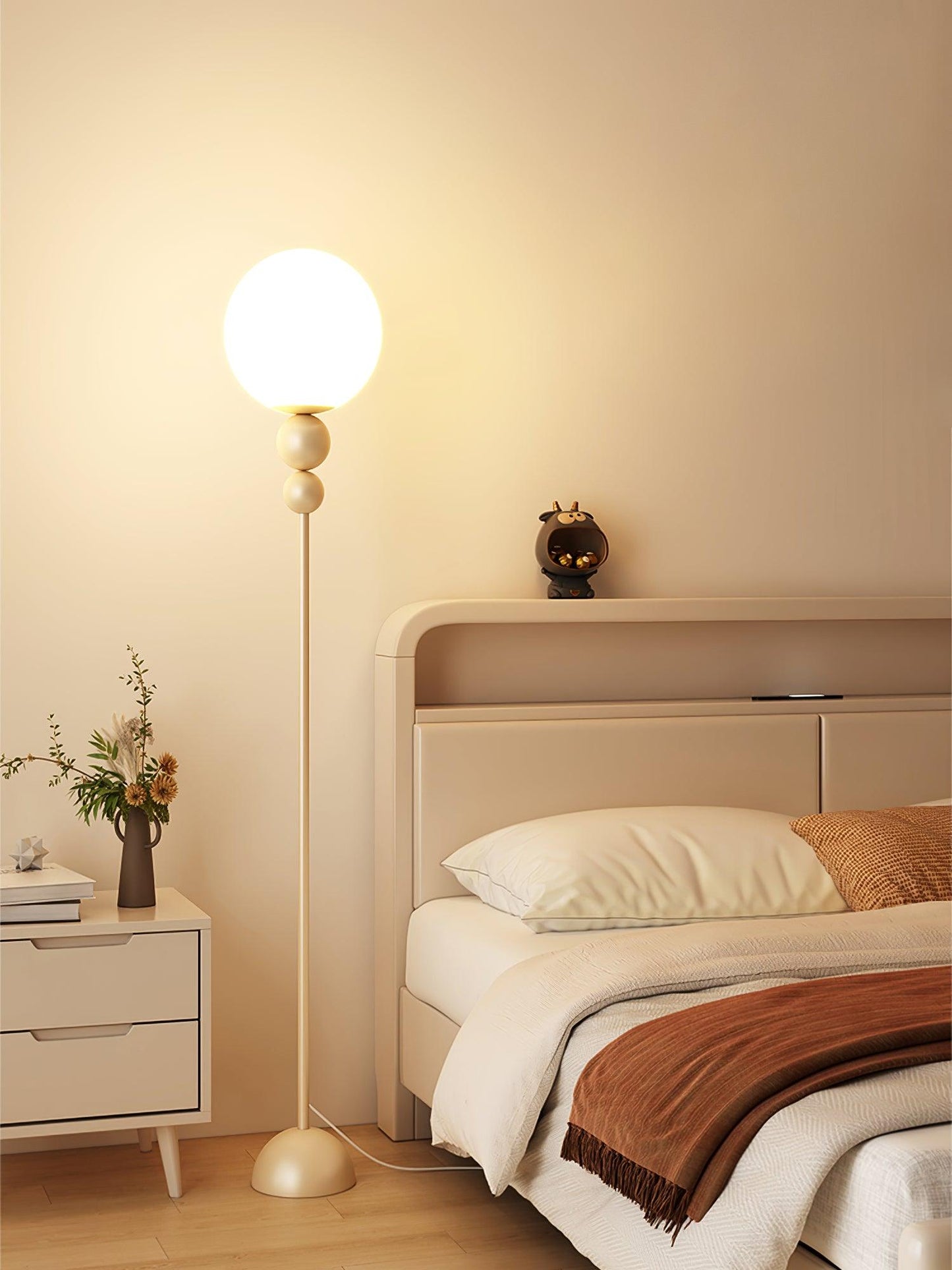 ClaraGlow - Modern LED Floor Lamp