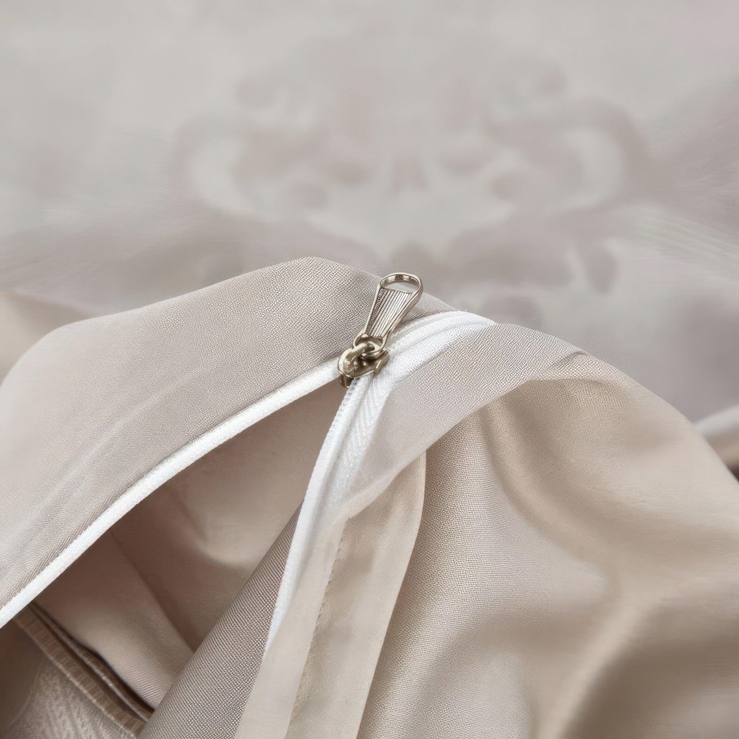 Vintage Jacquard - Luxurious 1000 Thread Count Bedding Set with Duvet Covers-6