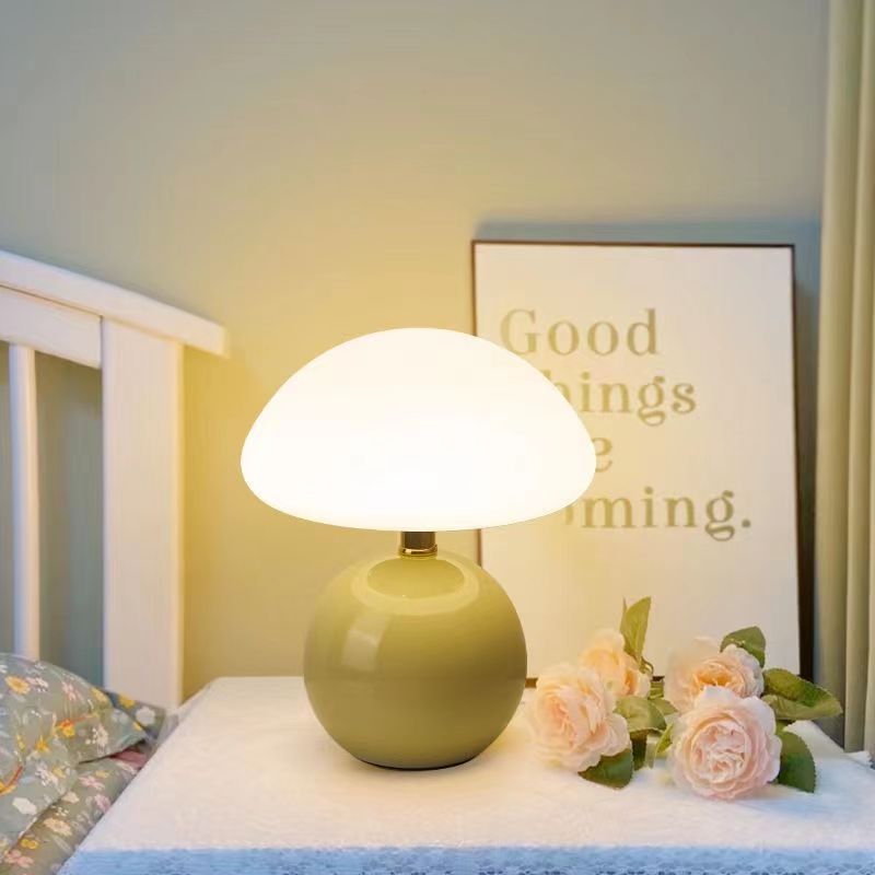 Lumiéra - French Cream Mushroom Table Lamp