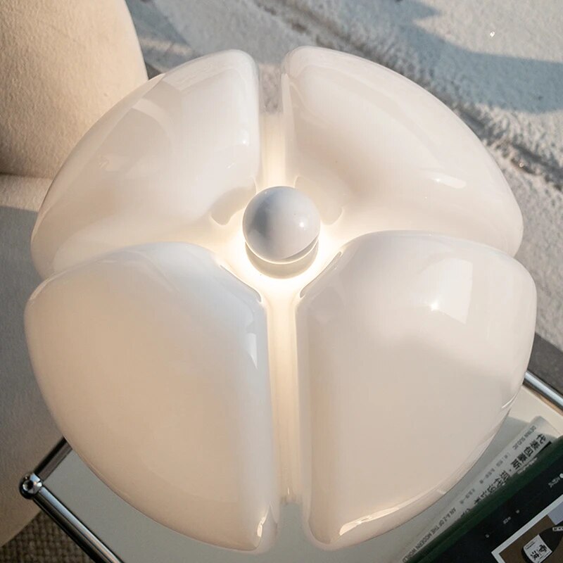 Lumiéra - Elegant Flower Table Lamp