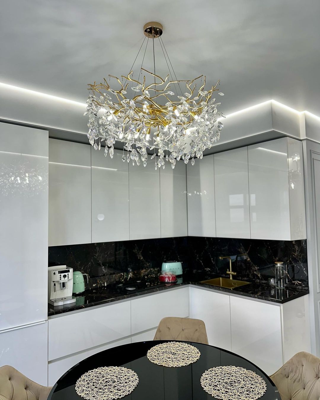Lumiéra - French-Inspired Crystal Branch Chandelier
