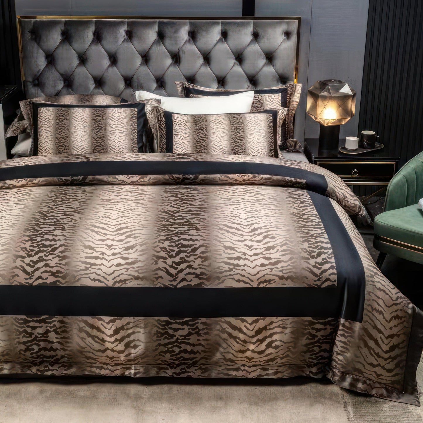 Luxurious Tiger Print Bedding Set - Soft Egyptian Cotton Duvet Covers in Bronze and Black-4