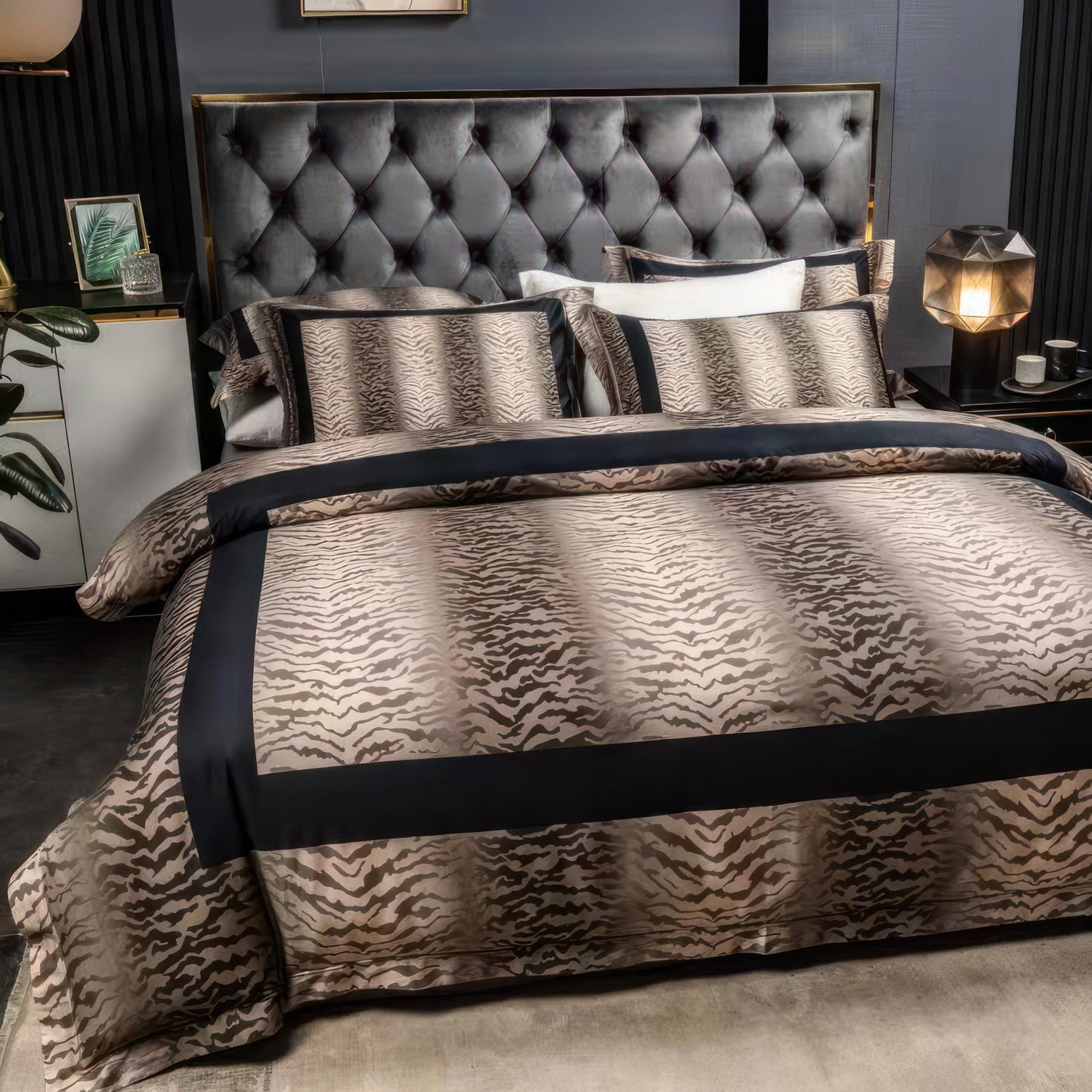 Luxurious Tiger Print Bedding Set - Soft Egyptian Cotton Duvet Covers in Bronze and Black-3
