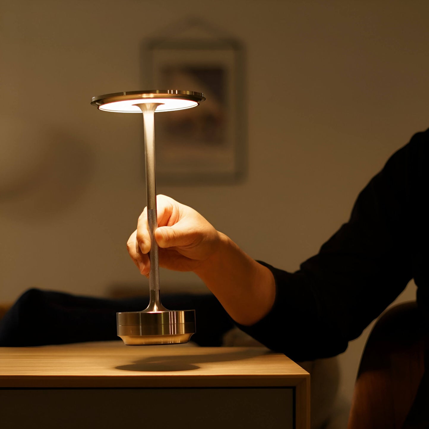 LumiAura – Wireless Rechargeable Mood Light