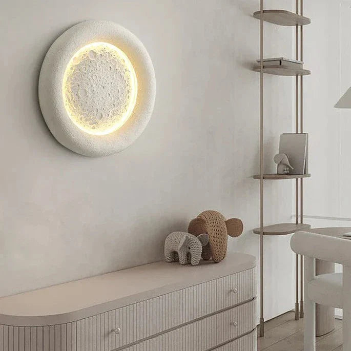 Luna - Elegant Circular Resin Wall Lamp