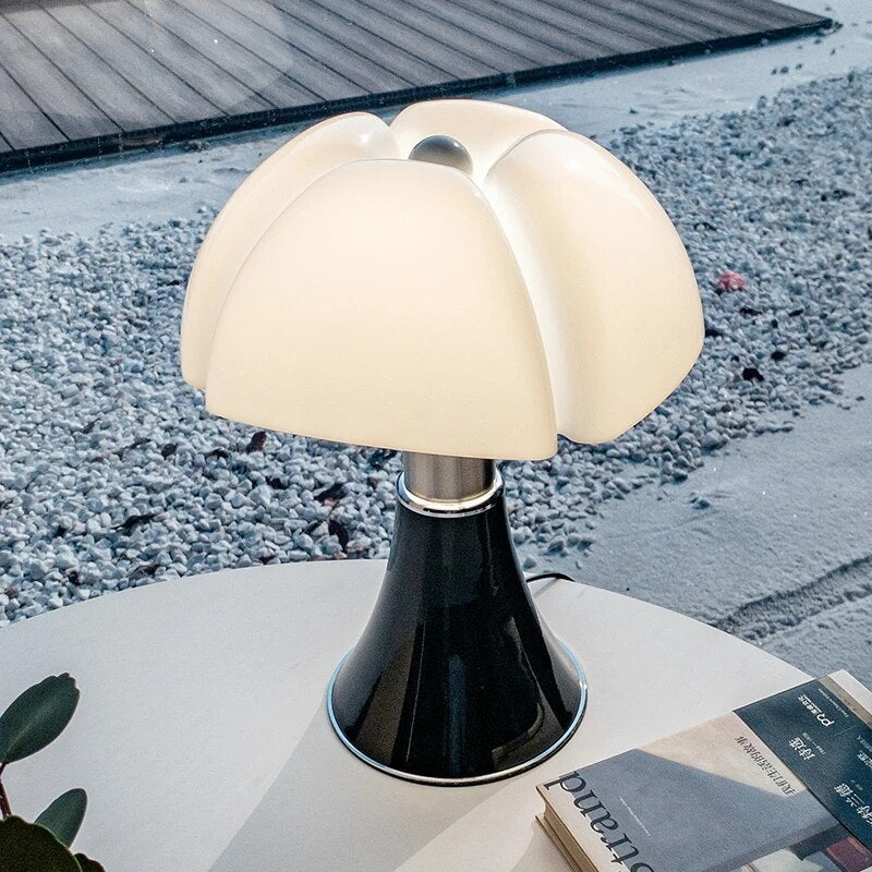 Lumiéra - Elegant Flower Table Lamp