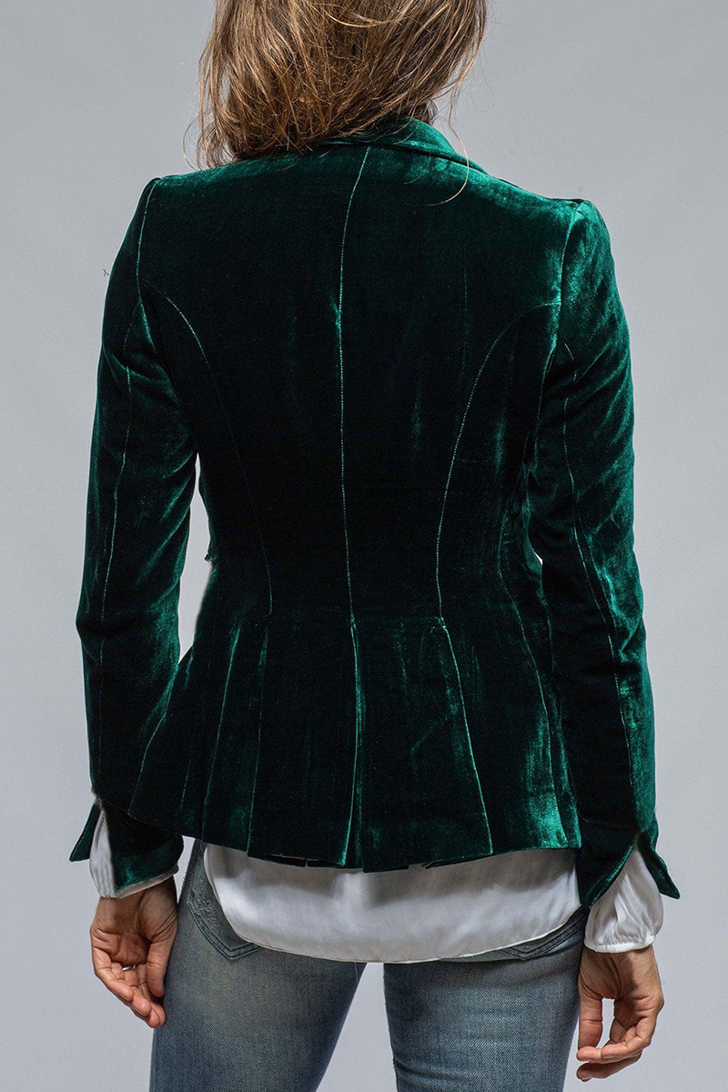 Lina – Slim Fit Retro Women's Blazer