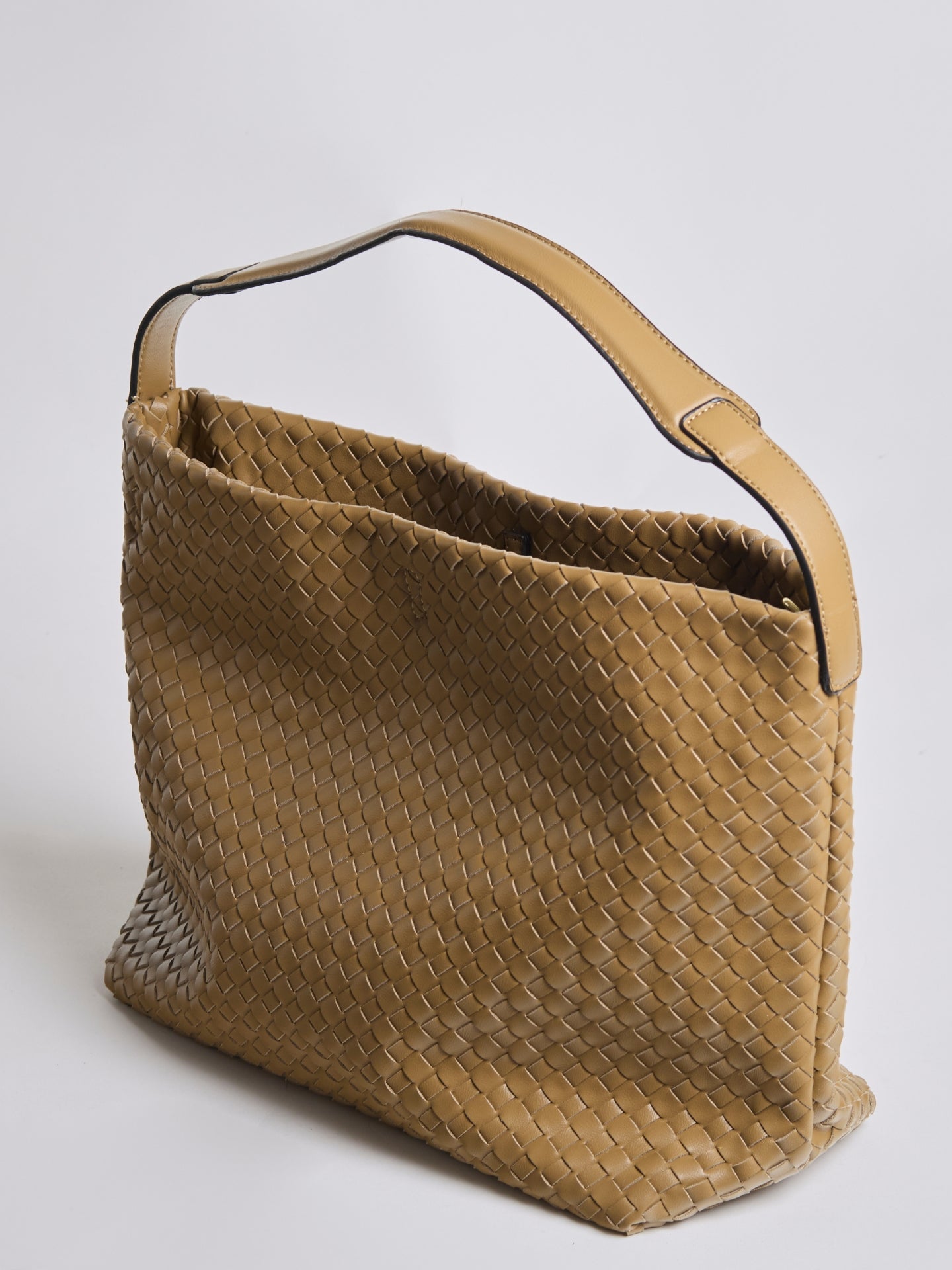 Lumière Luxe – Versatile Vegan Leather Tote Bag