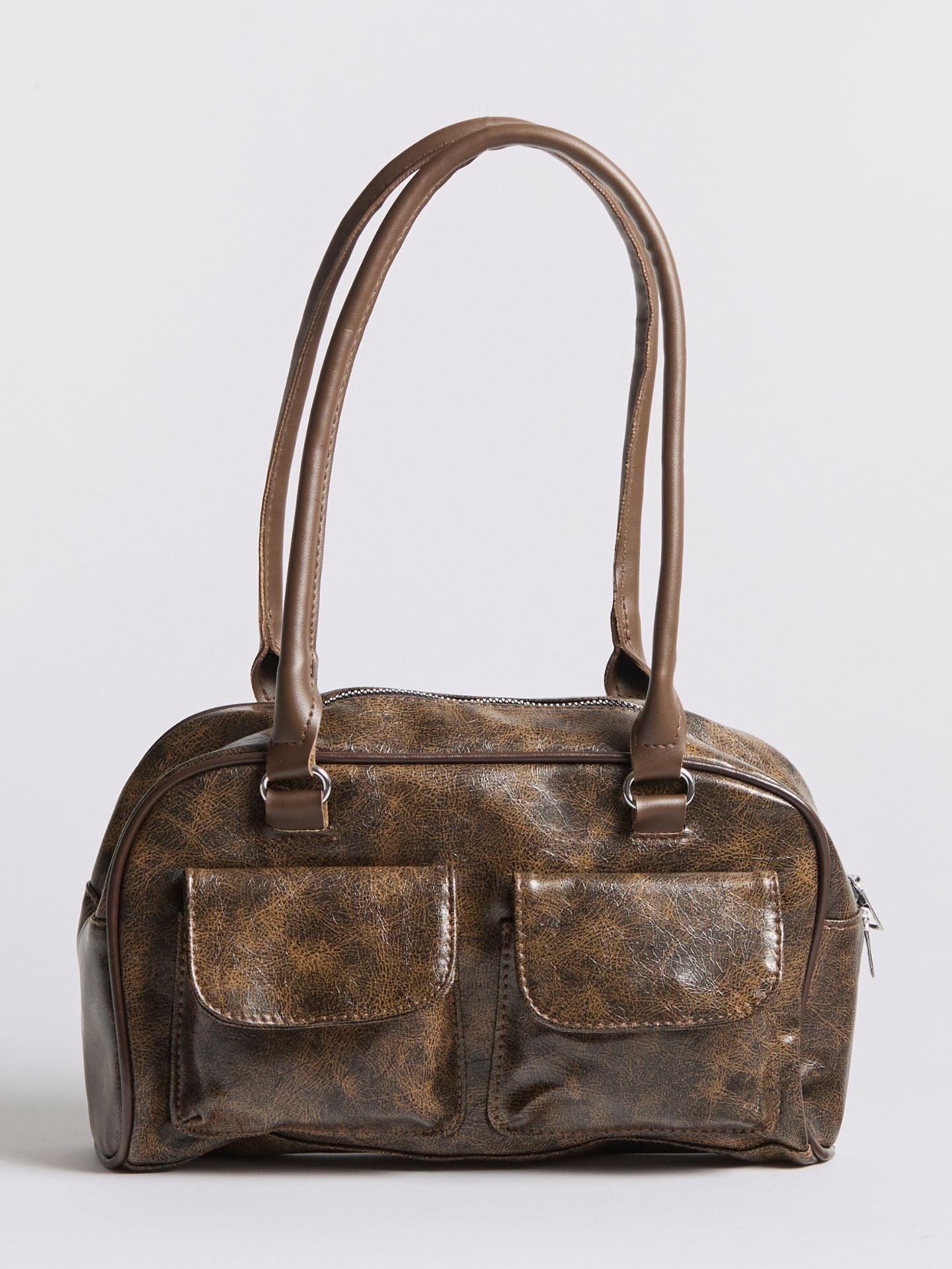 LuxeCraft - Sleek Distressed Leather Weekender Bag