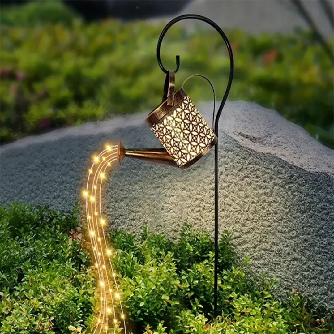 Solara – Solar Watering Can Garden Light