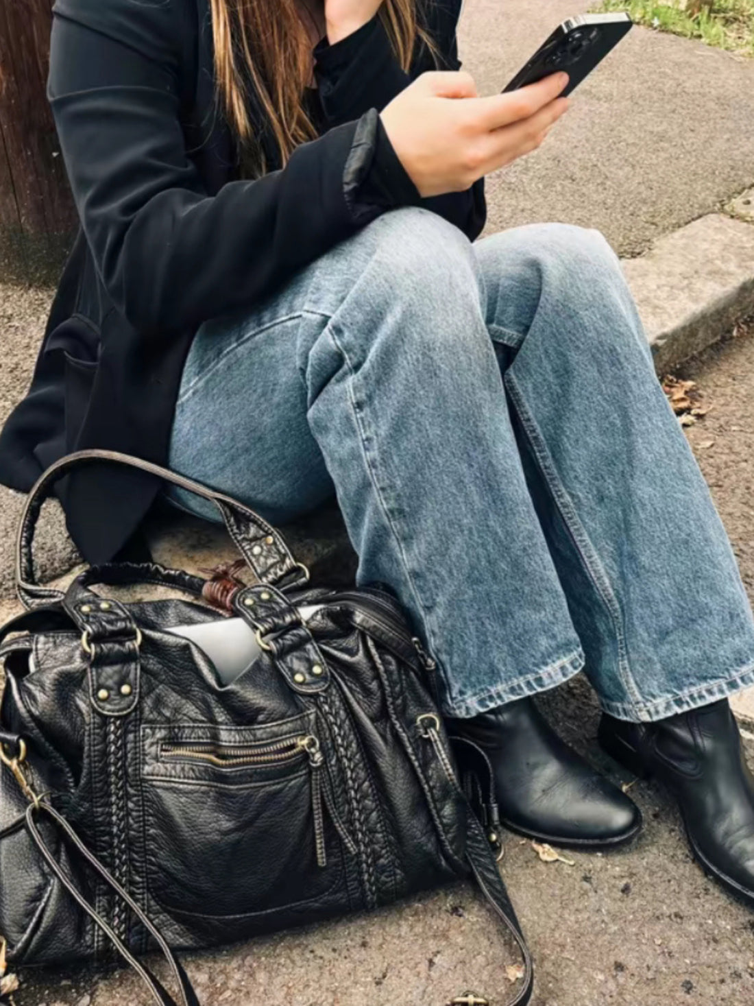 Adriana - Black Shoulder Bag in Vegan Leather with Versatile Carry Options for Women-3