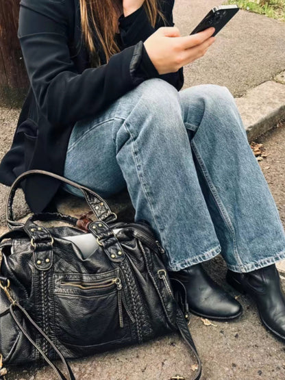 Adriana - Black Shoulder Bag in Vegan Leather with Versatile Carry Options for Women-3