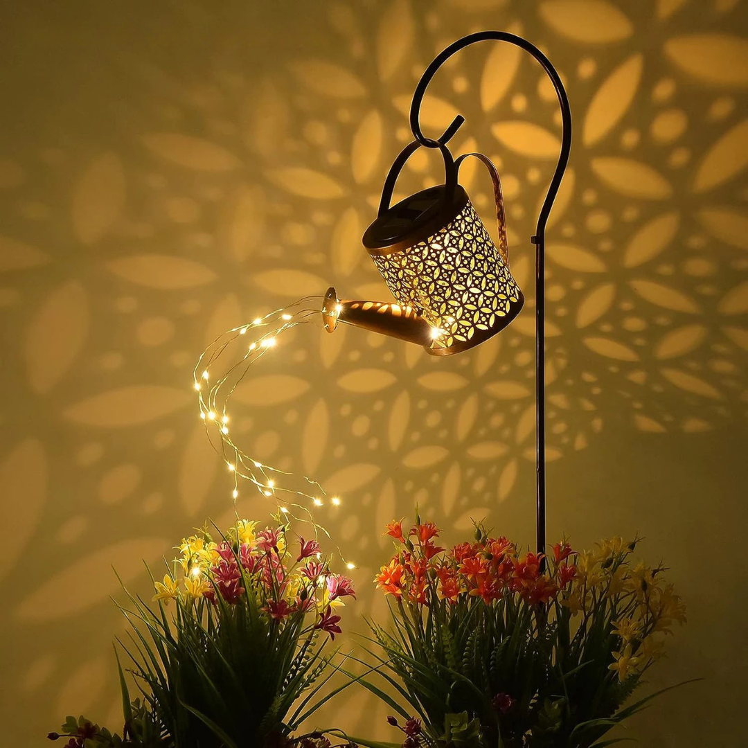 Solara – Solar Watering Can Garden Light
