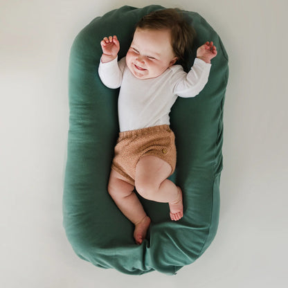 SnuggleNest – Cozy Baby Lounger