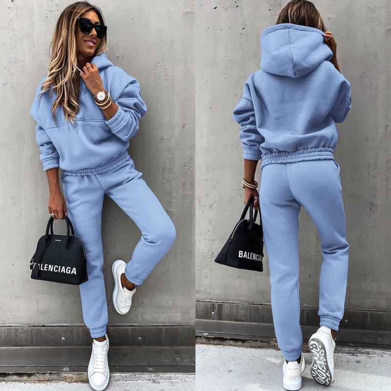 Luna – Women’s Fashionable Jogging Suit