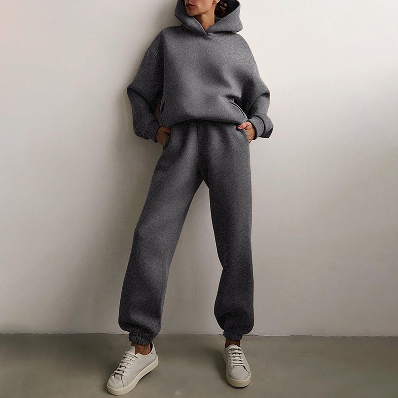 Luna – Women’s Fashionable Jogging Suit