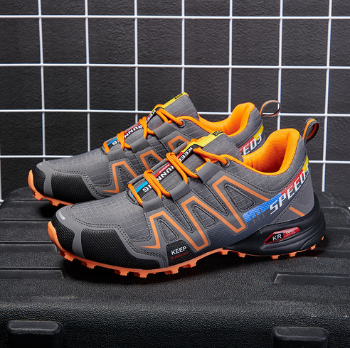 Comfortable men's hiking shoes - Maxim 8