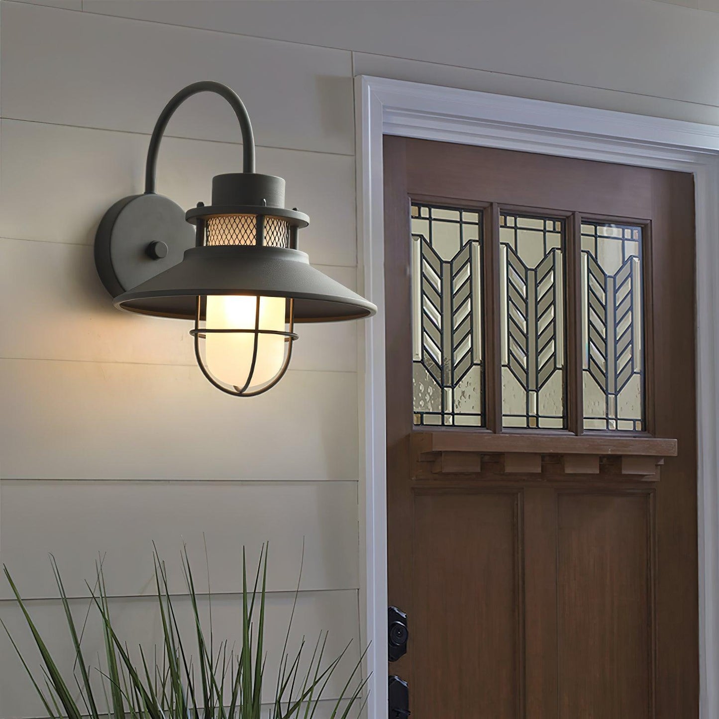 Luma - Stylish Outdoor Wall Lamp