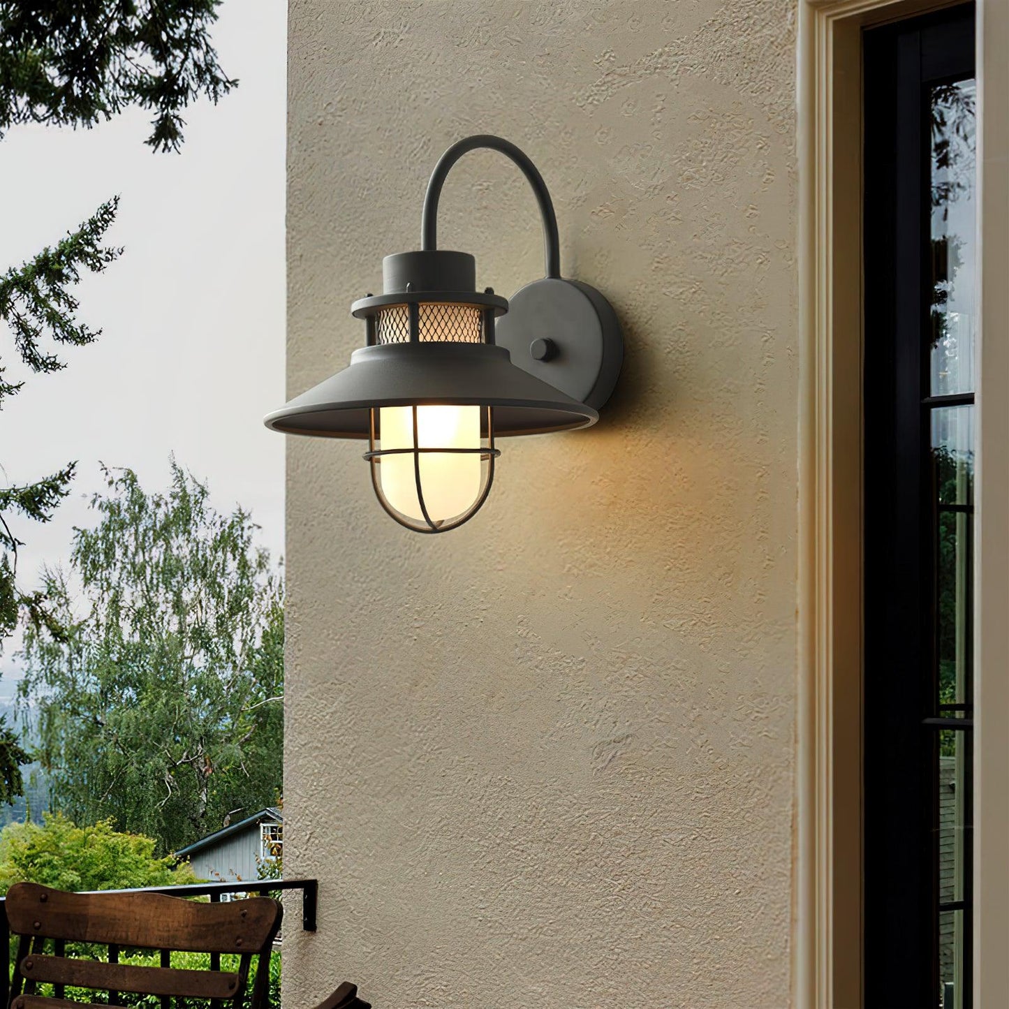 Luma - Stylish Outdoor Wall Lamp