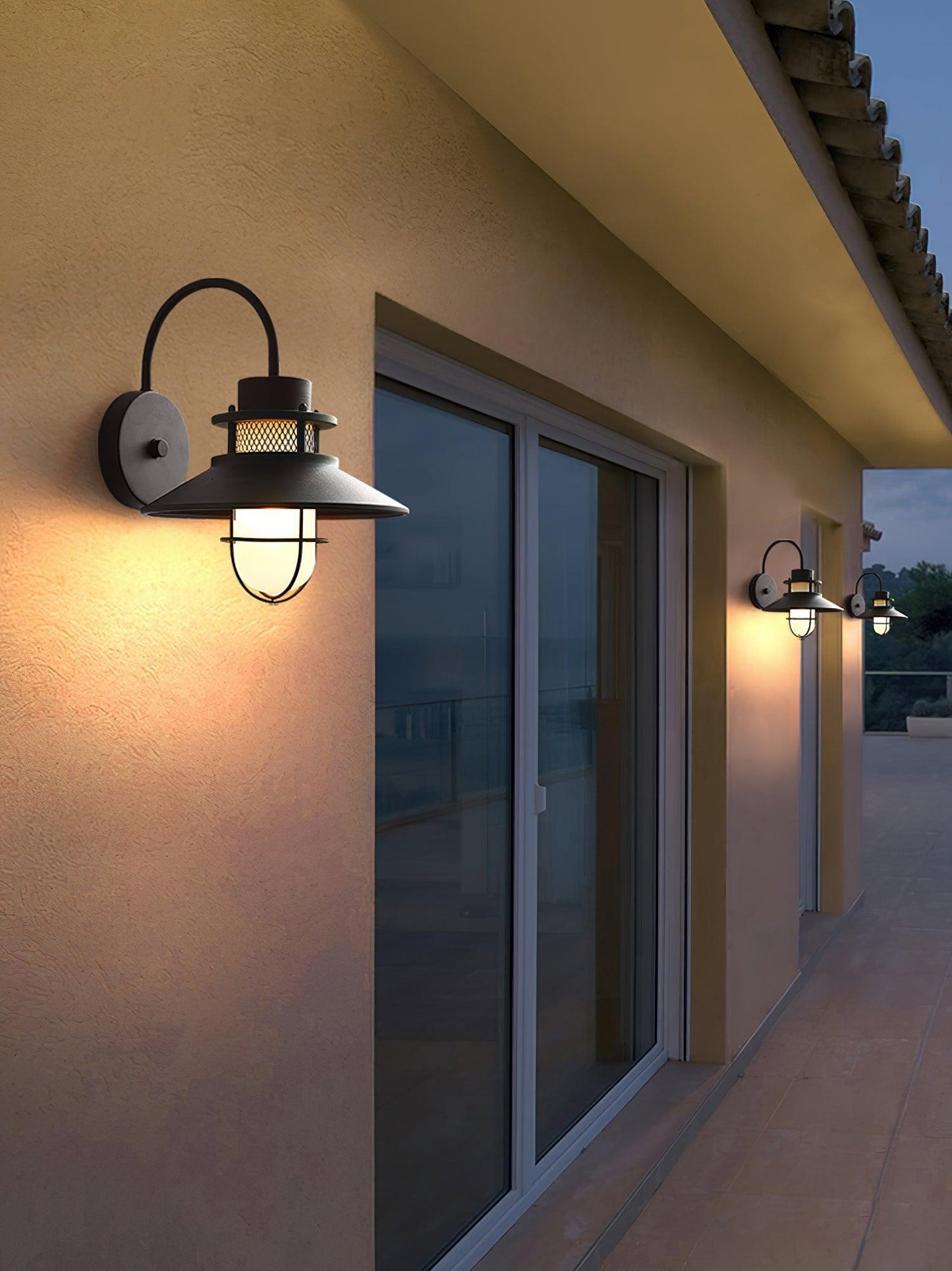 Luma - Stylish Outdoor Wall Lamp