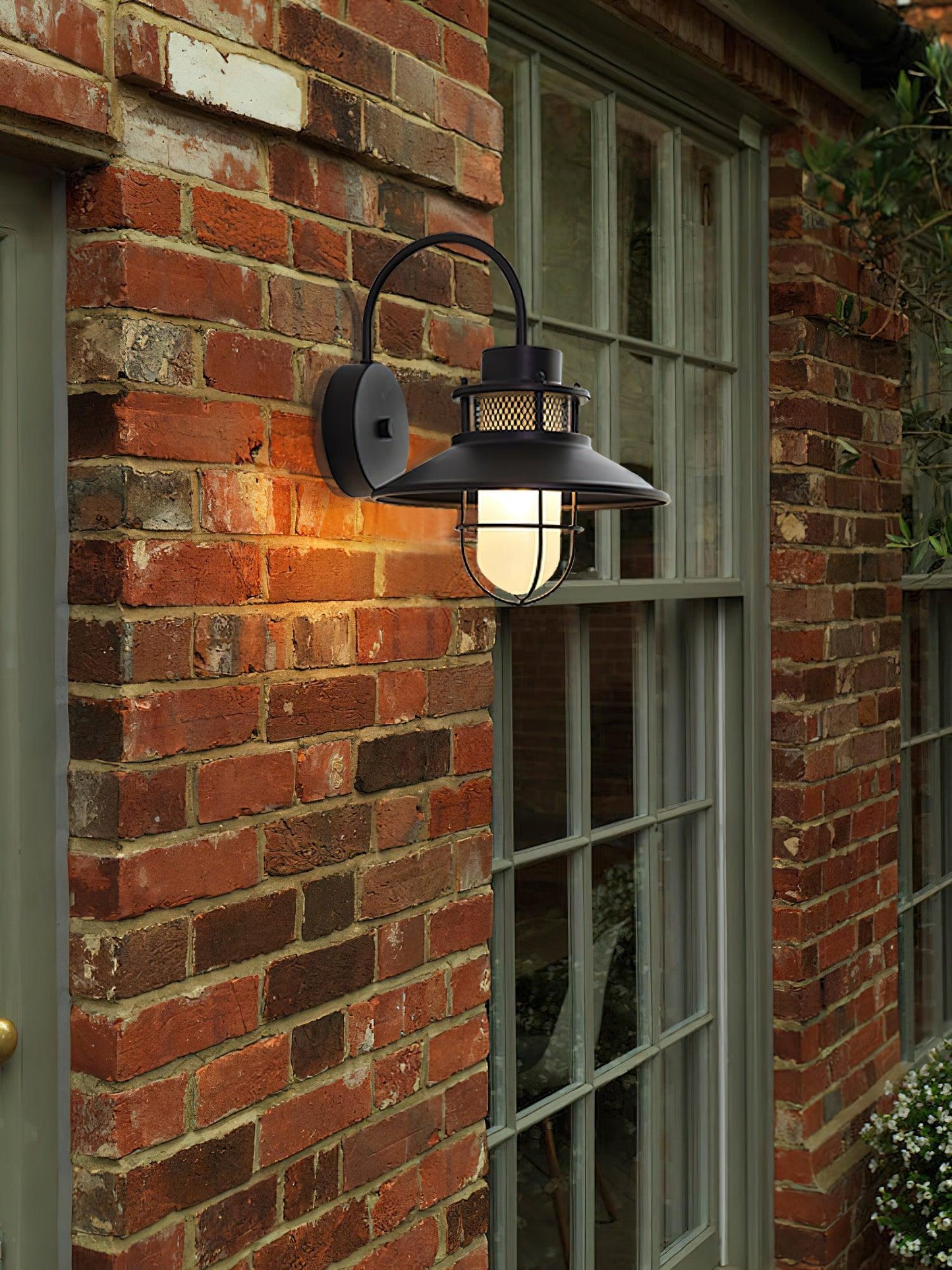 Luma - Stylish Outdoor Wall Lamp
