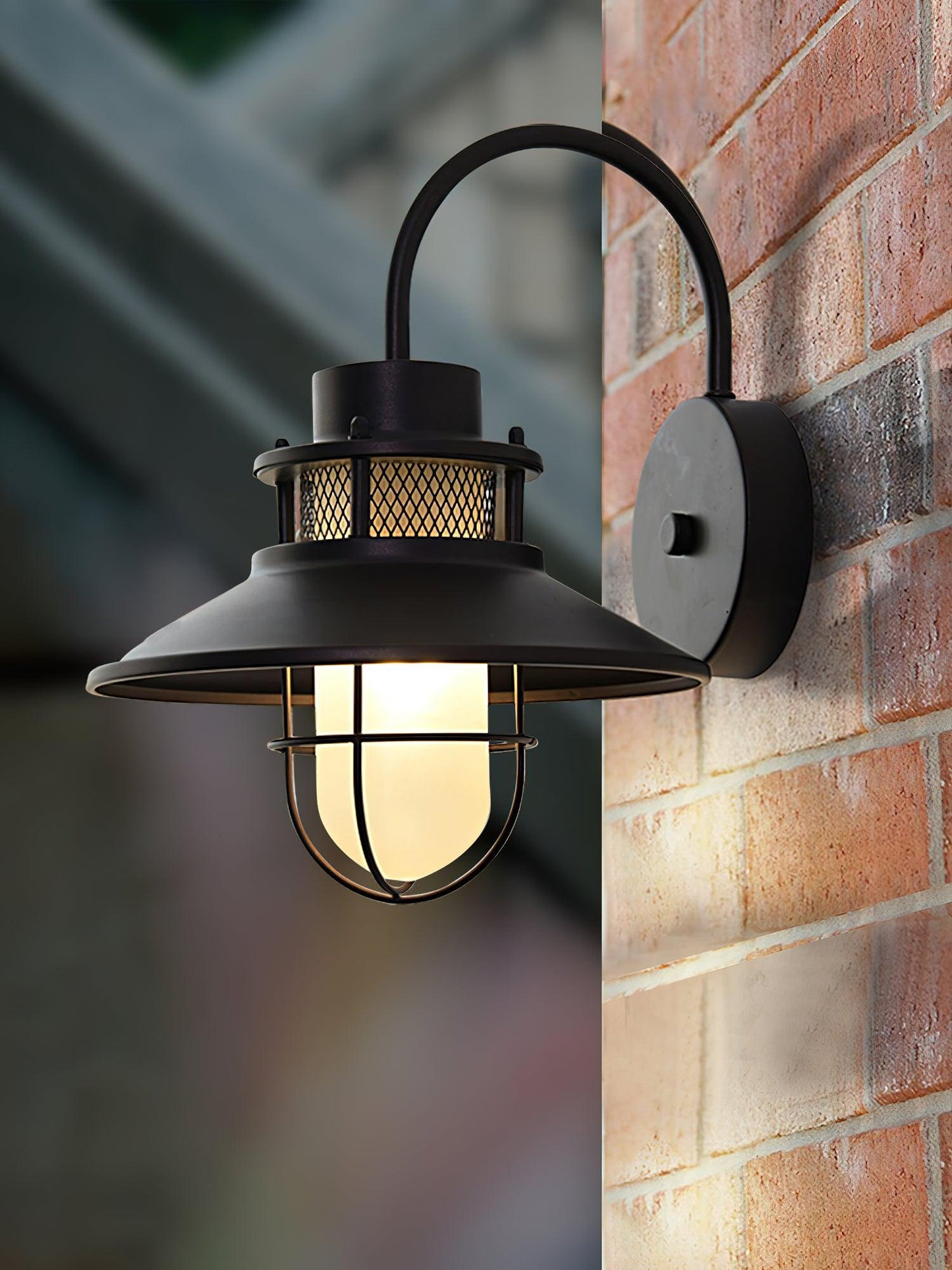 Luma - Stylish Outdoor Wall Lamp