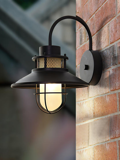 Luma - Stylish Outdoor Wall Lamp