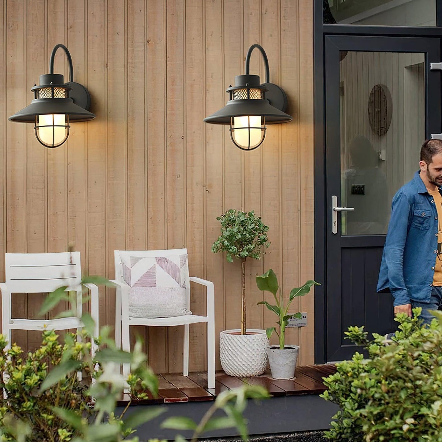 Luma - Stylish Outdoor Wall Lamp