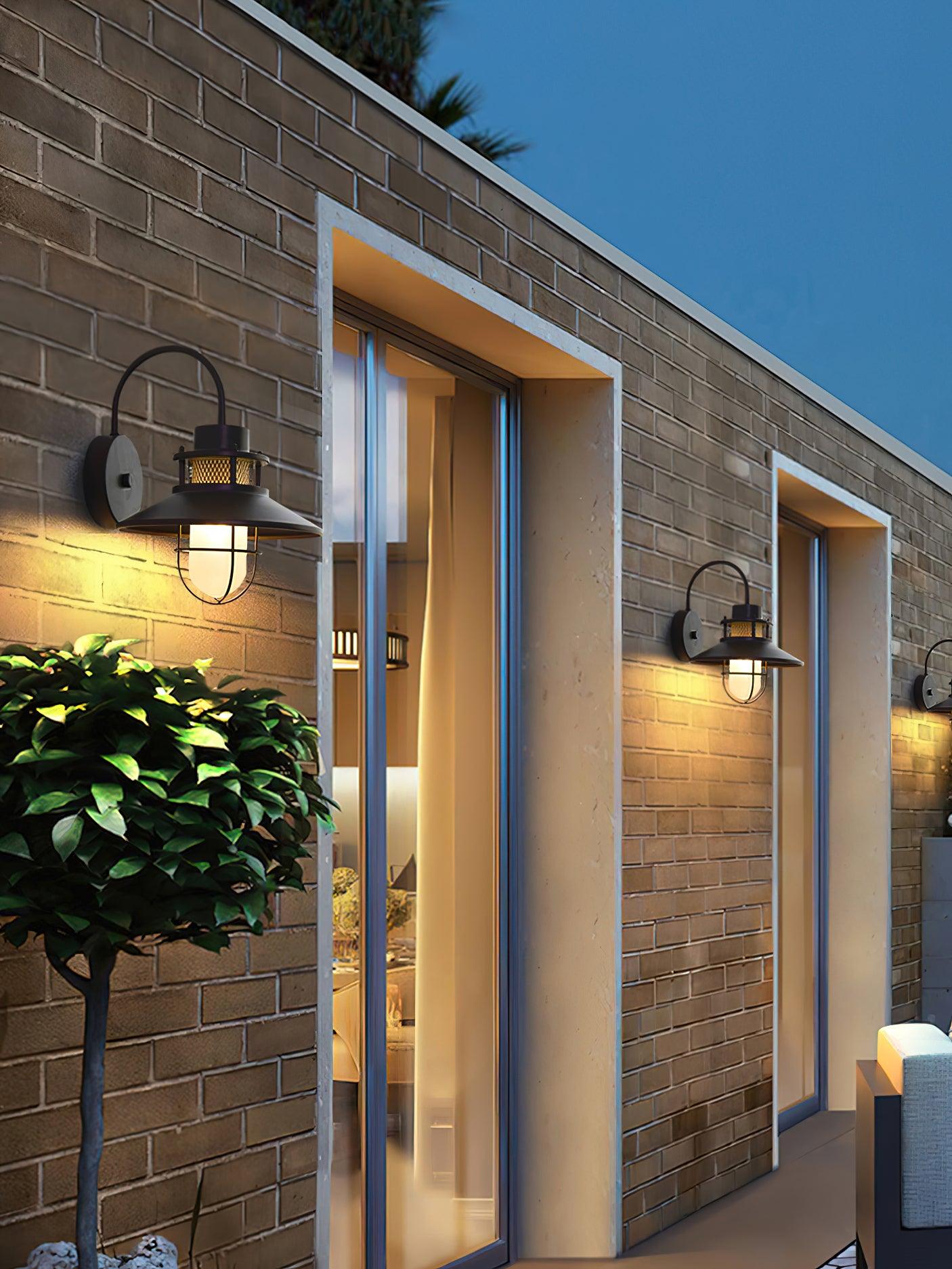 Luma - Stylish Outdoor Wall Lamp