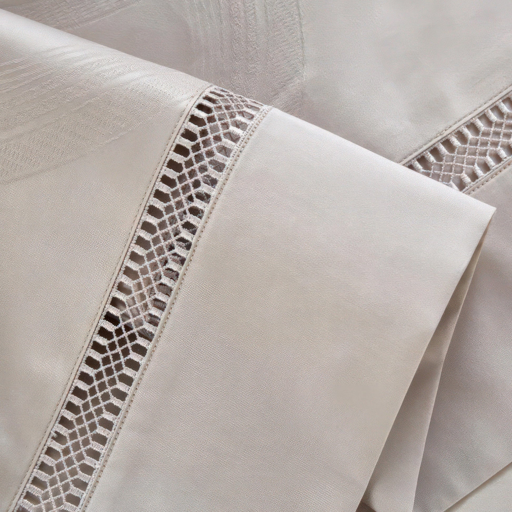 Vintage Jacquard - Luxurious 1000 Thread Count Bedding Set with Duvet Covers-4