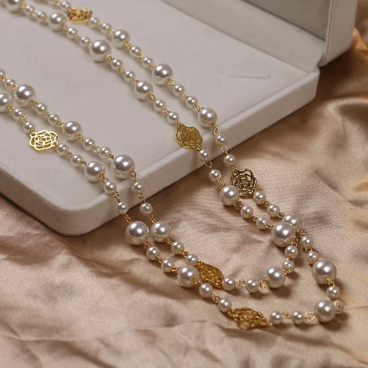 Kamelie Long pearl chain 1