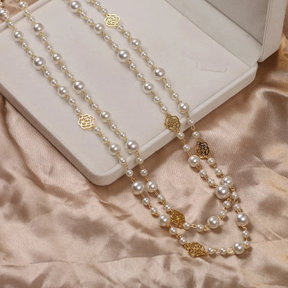 Kamelie Long pearl chain 2