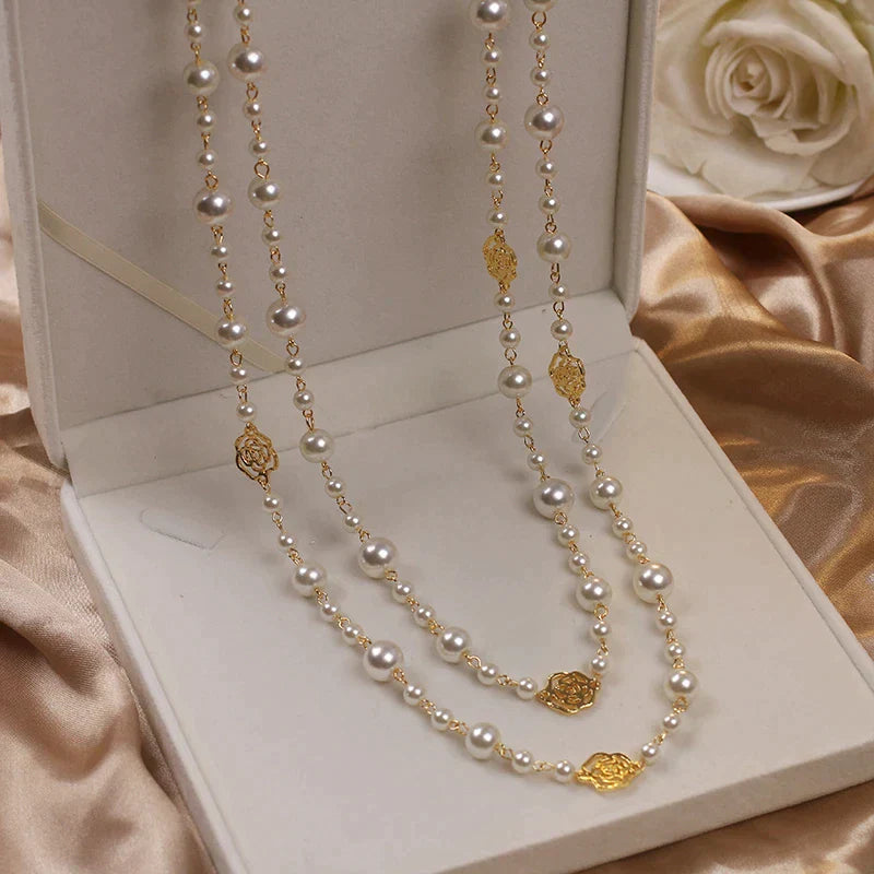 Kamelie Long pearl chain 4