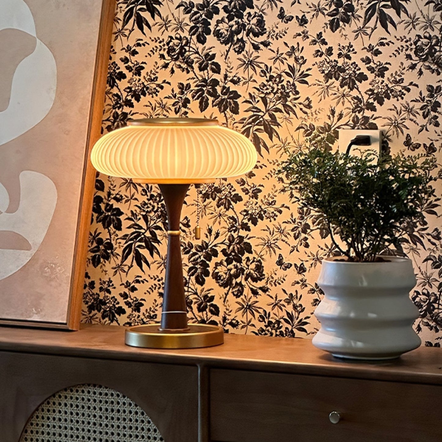 Luna - Elegant LED Table Lamp