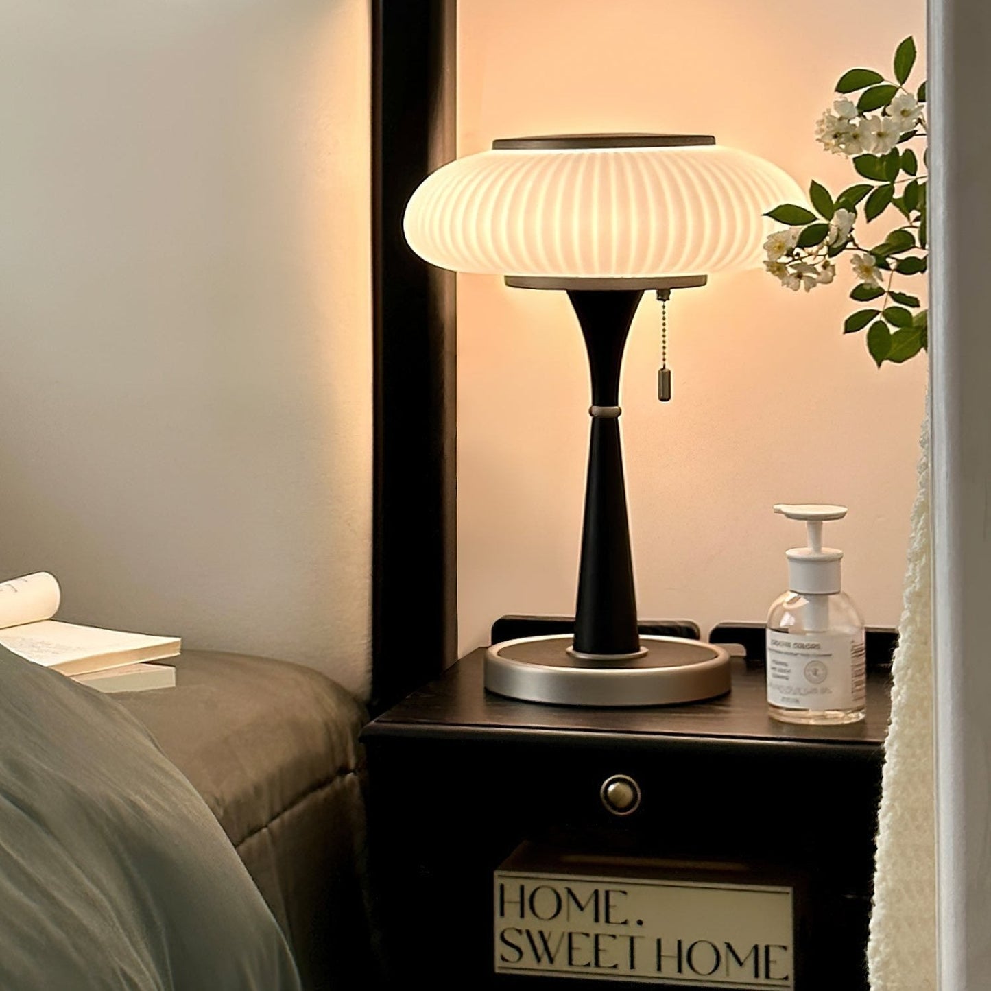 Luna - Elegant LED Table Lamp