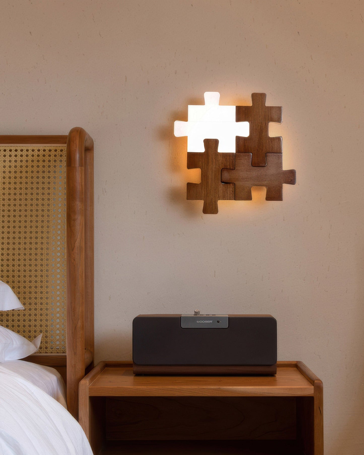 PuzzleGlow – Modern LED Wall Lamp with Wooden Playful Design