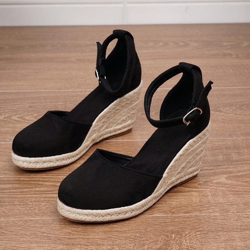 Elara – Women's Strappy Flat Sandals