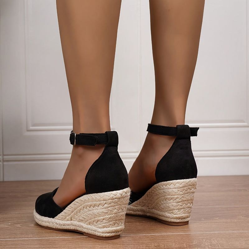Elara – Women's Strappy Flat Sandals