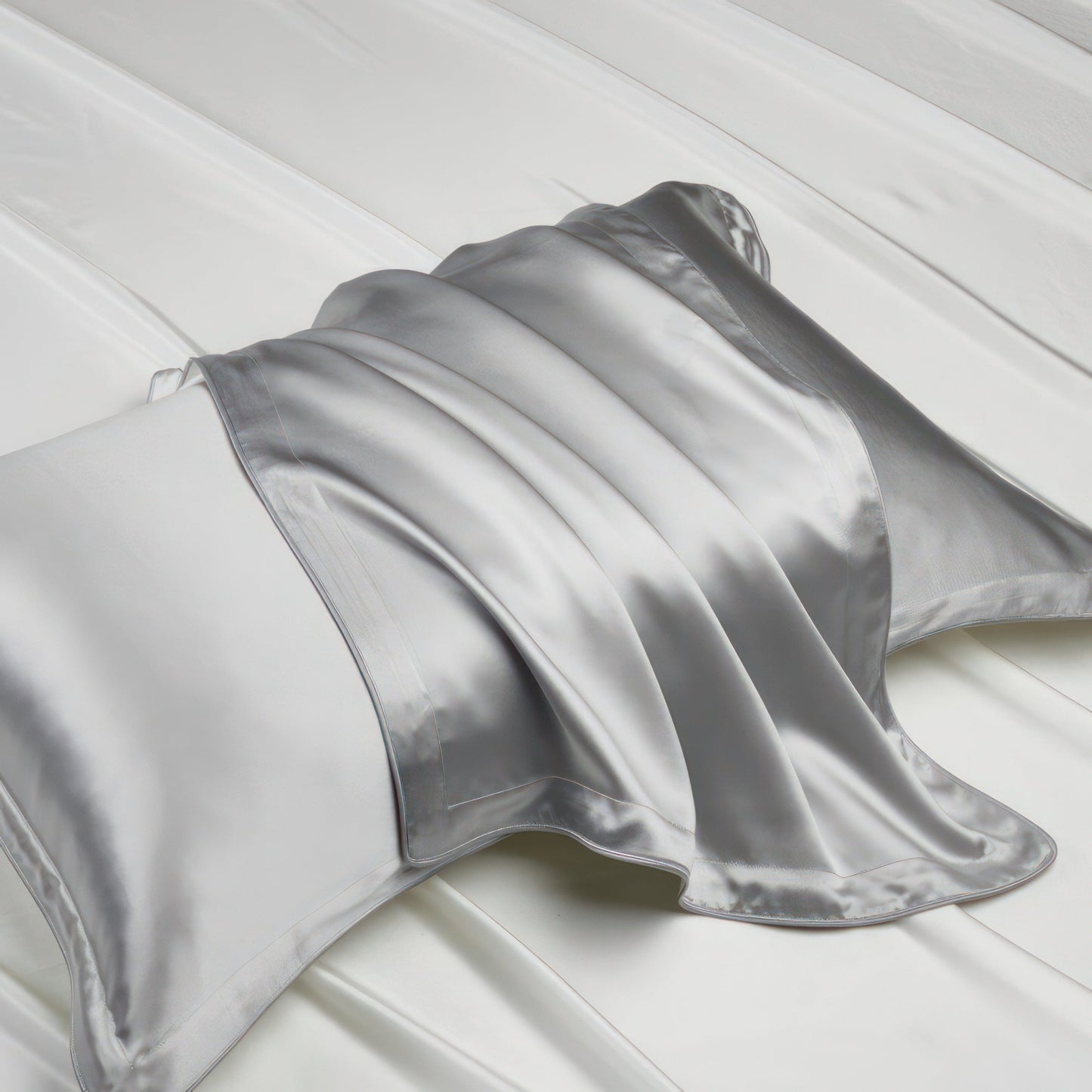 Luxurious Silk Pillowcase for Hair – 100% Silk with Tencel Underside, Elegant Design-2