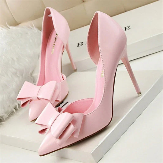 Variant image for Elodie Bow - Women's Black Pumps with Pointed Toe and Unique Strikdetail-1