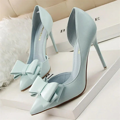 Variant image for Elodie Bow - Women's Black Pumps with Pointed Toe and Unique Strikdetail-11