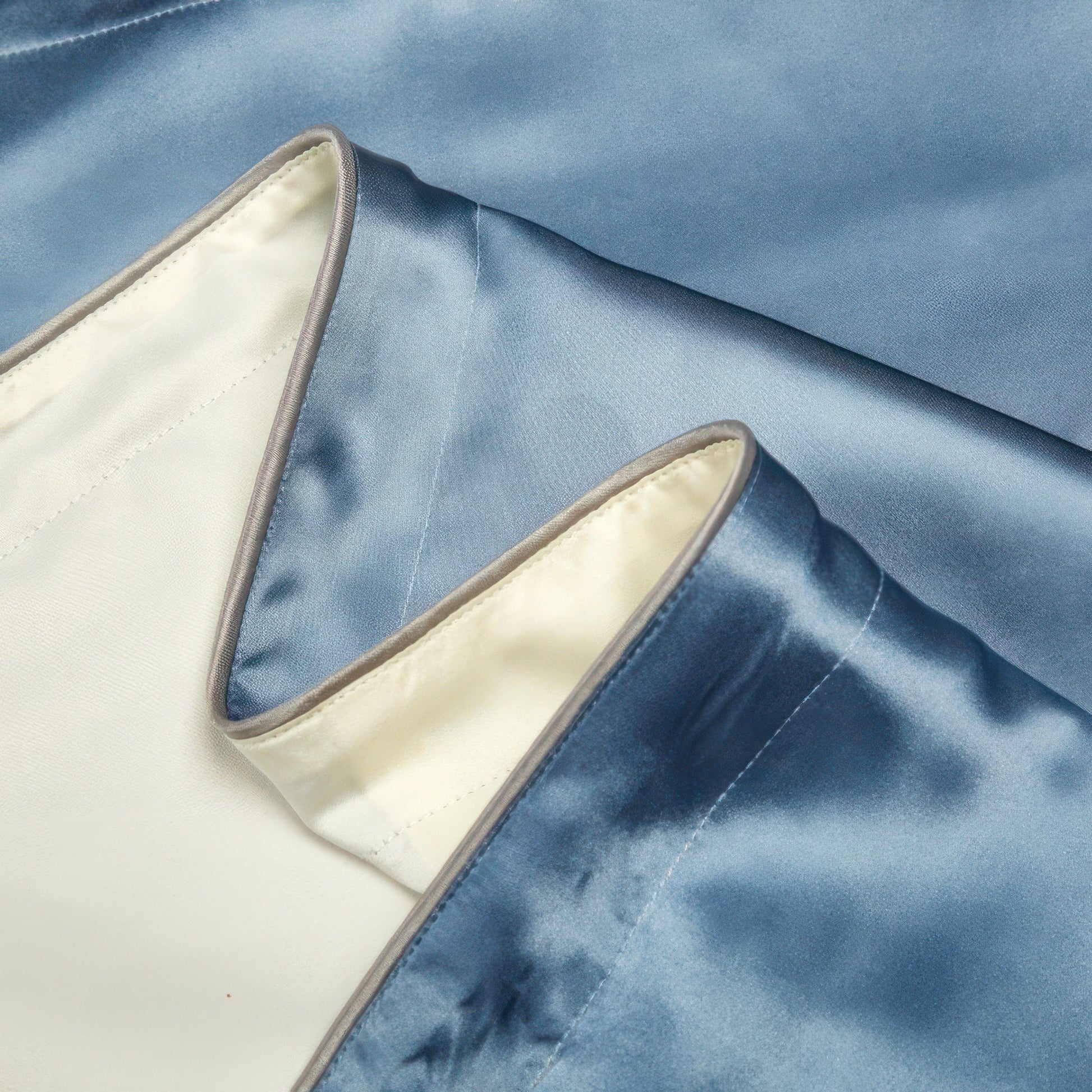 Belle Blue - Luxurious Silk Pillowcase for Hair & Skin Care, Hypoallergenic-4