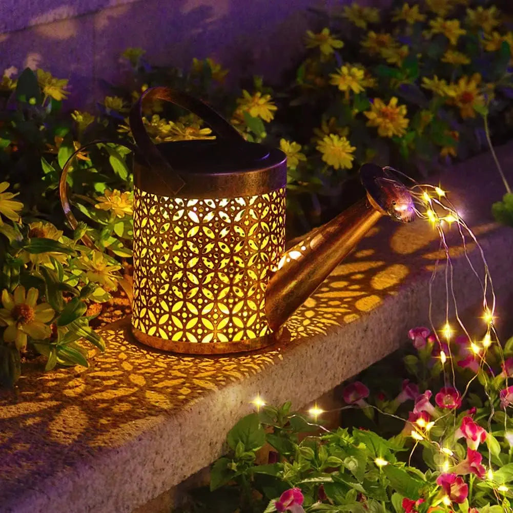 Solara – Solar Watering Can Garden Light